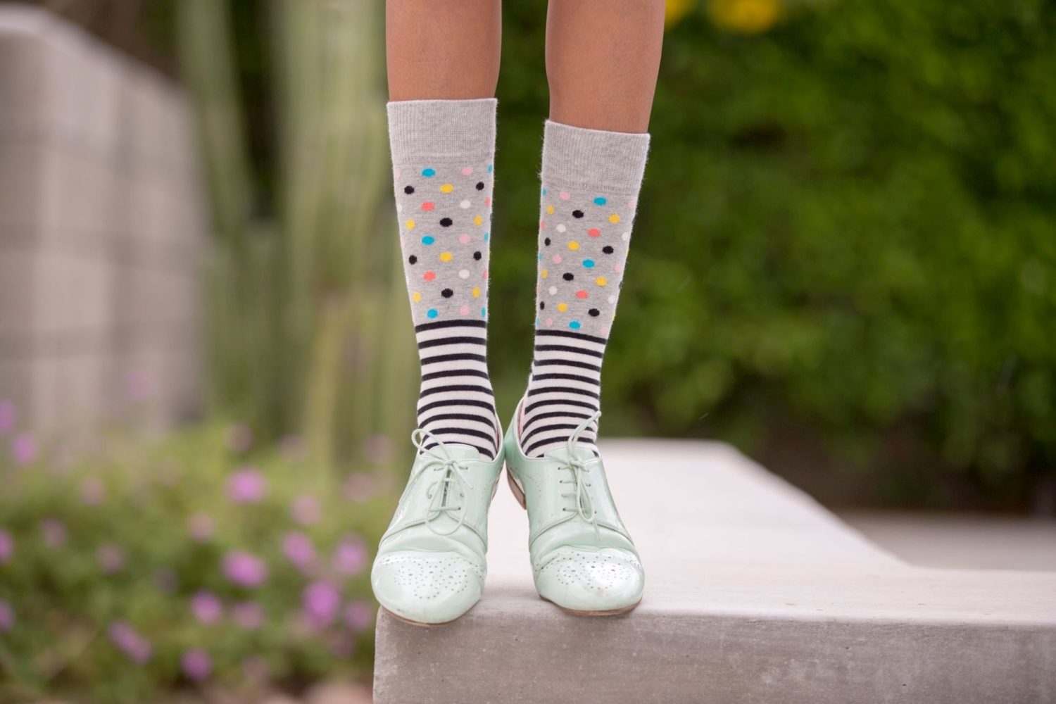 Wearing socks. Модные носки. Носки с цветочками. Счастливые носки. Модные носки на лето.
